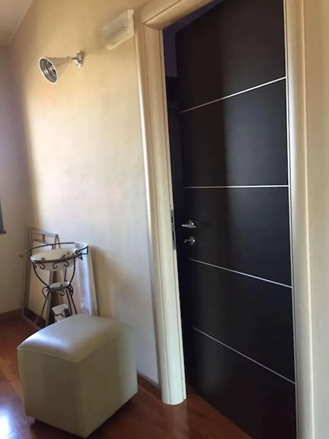 Alex Room Airport Elmas Italien