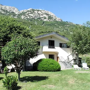https://casa-nives-310s.it-lombardy.com